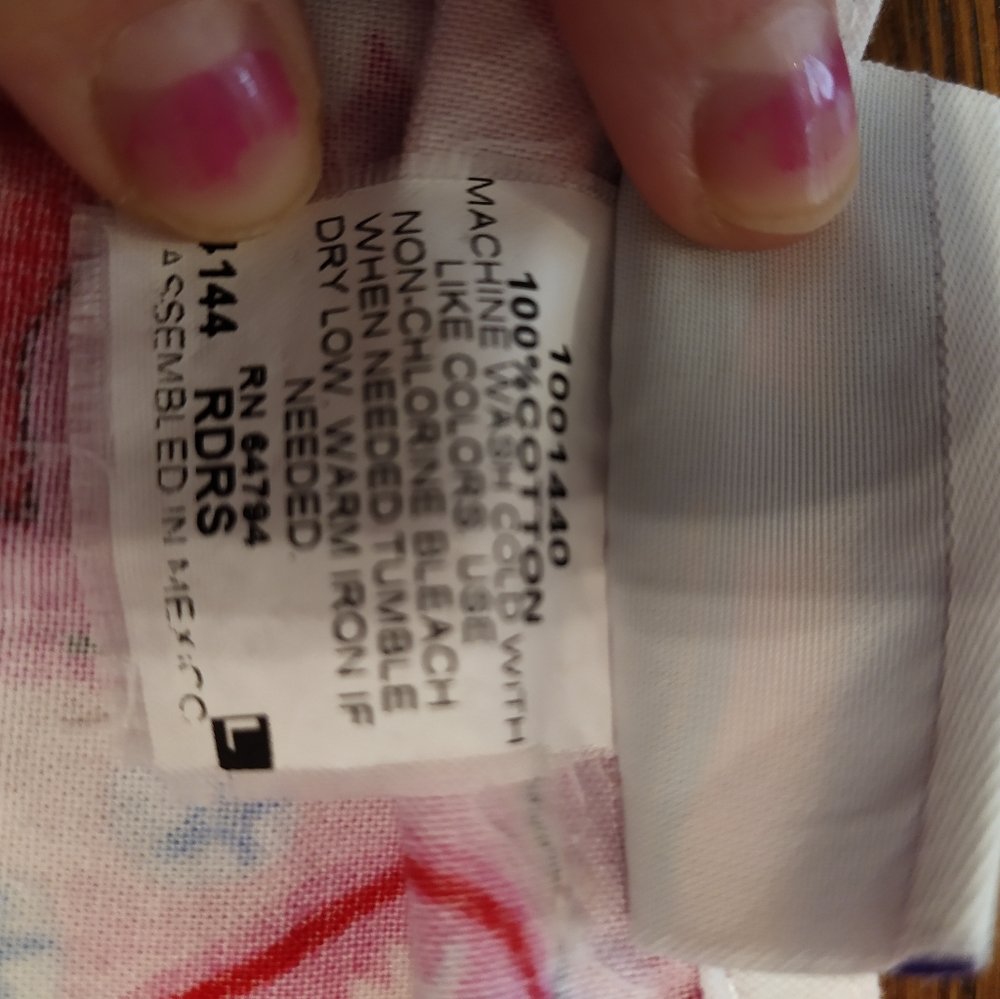 EUC Peaches Uniforms have heart Scrub top - Picture 3 of 4